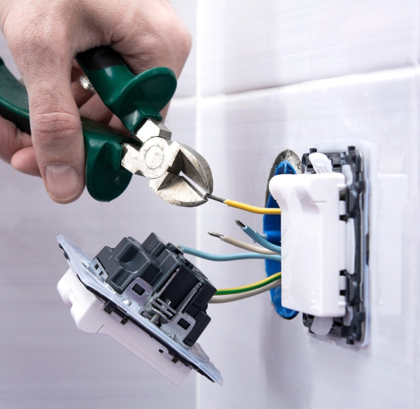 SA Borne Electrical Electrical Outlet Replacement