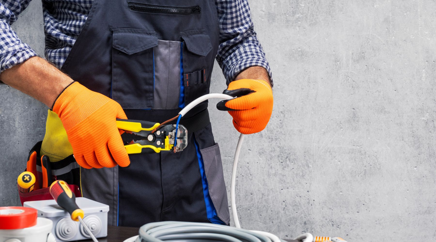 Commercial electrician